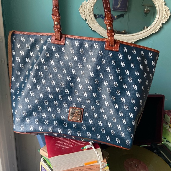 Dooney and Bourke Purse - Picture 1 of 16